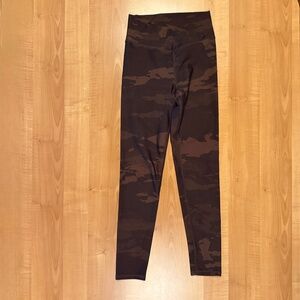 Gap girls CrossFit camo leggings